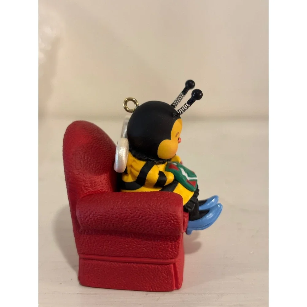 Hallmark Keepsake‎ Ornament 1996 Sew Sweet Nina Aube Bumble Bee Quilting QX5921